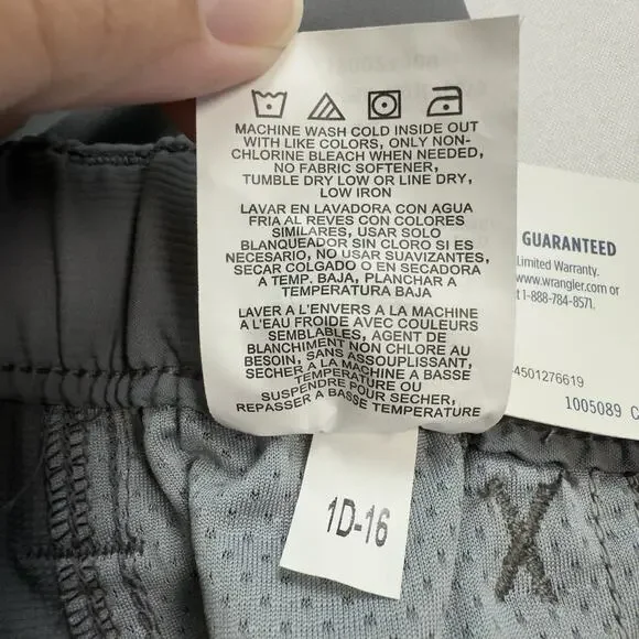 Wrangler Outdoor Field Utility Shorts Mens 44 Relaxed Fit Cargo Zip Pockets Gray - Picture 8 of 12